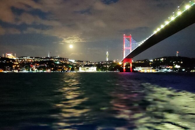 3 Hour Ottoman Dinner Cruise in Istanbul - Dolmabahçe Palace and the European Shore