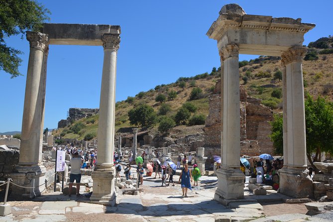 3-Hour Private Ephesus, Terrace Houses, Cruiser Only - Lunch in the countryside, plus the sales-stop question