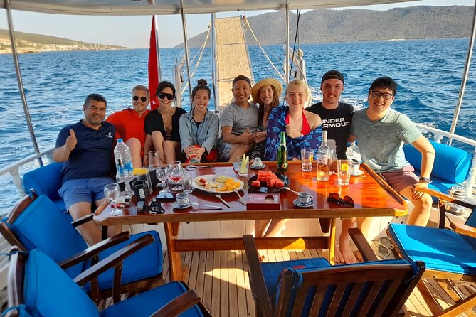 3-Hour Private Sunset Boat Tour With Dinner in Bodrum - Sunset views and a quieter private mood