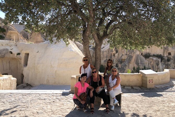 6 Days Istanbul Cappadocia Tour in Spanish with 2 internal flights - Ozkonak Underground City and Cappadocia’s working traditions