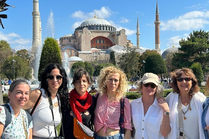 6 Days Istanbul Cappadocia Tour in Spanish with 2 internal flights - The guiding style and group size