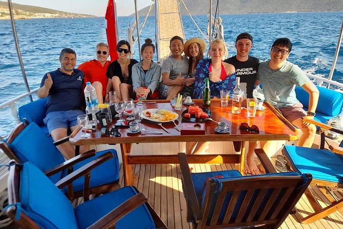 6 Hours Private Charter Boat Tour with Lunch in Bodrum - Lunch, drinks, and what to bring