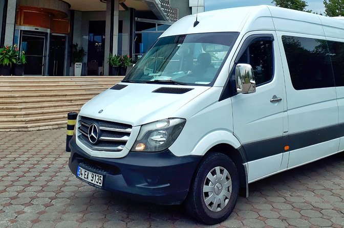 Airport transfer Istanbul - Inside the Vehicle: Comfort, Space, and Practical Extras