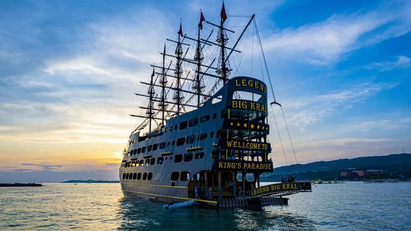 Alanya: All Inclusive Luxury Boat Trip w/ Optional Free Time - The 30-Meter Cliff Jump and Safety Considerations