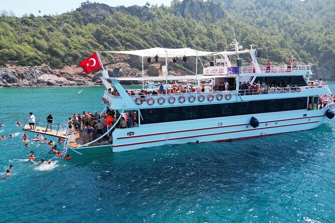 Alanya Boat Trip w/Unlimited Drinks & Lunch (Free Hotel Transfer) - Choosing your place on the boat