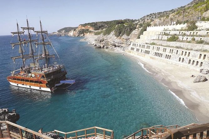 Alanya Catamaran Boat Trip incl. Lunch and drinks - Swimming near Alanya’s quiet coves