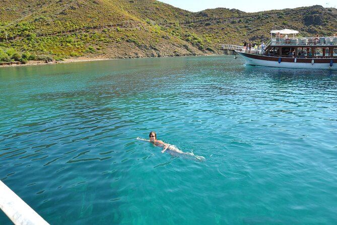 Alanya Catamaran Boat Trip incl. Lunch and drinks - Lunch, drinks, and the practical value