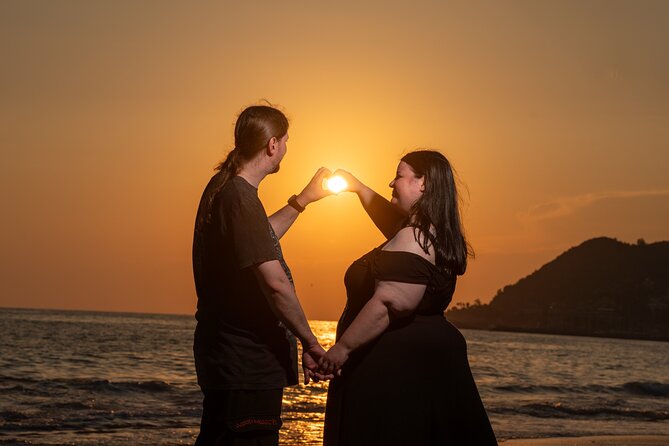 Alanya Holiday Photo Shoot – Families, Couples & Solo Travelers - Choosing your 10 photos at the office