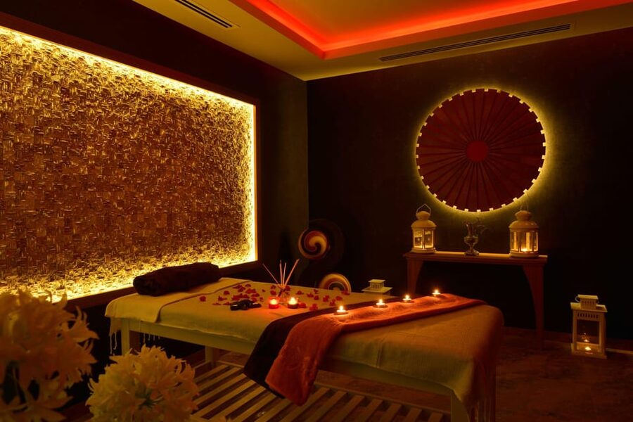 Alanya: Luxury Turkish Bath and Spa Experience - A Turkish bath with a marina view
