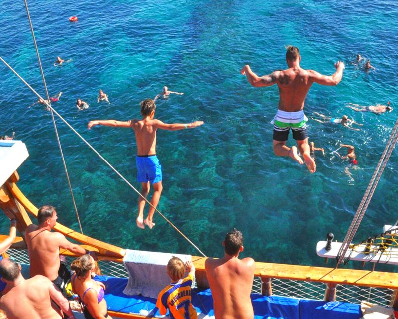 Alanya: Pirate Boat Tour with Unlimited Soft Drinks & Lunch - The secret swimming stop and lunch on board