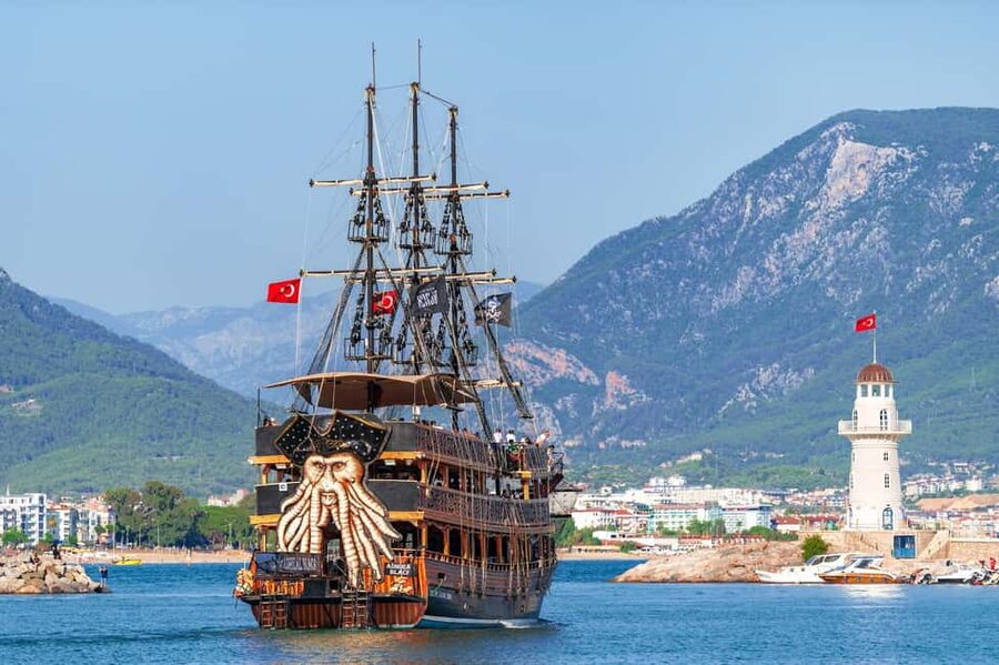Alanya: Pirate Boat Trip with Lunch and Drinks - Key things to know before booking