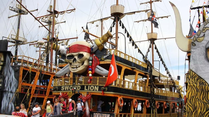Alanya: Pirate Boat Trip with Lunch and Drinks - What to pack for a better day