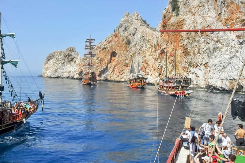 Alanya: Pirate Boat Trip with Lunch and Drinks - Who should book this pirate boat trip?