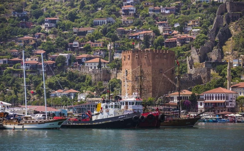 Alanya: Pirate Boat Trip with Meal, Drinks and Pickup Option - Lunch, Unlimited Soft Drinks, and the Onboard Bar