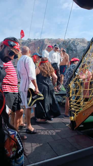 Alanya: Pirate Boat with Lunch and Unlimited Drinks - Hotel pickup, meeting points, and practical planning