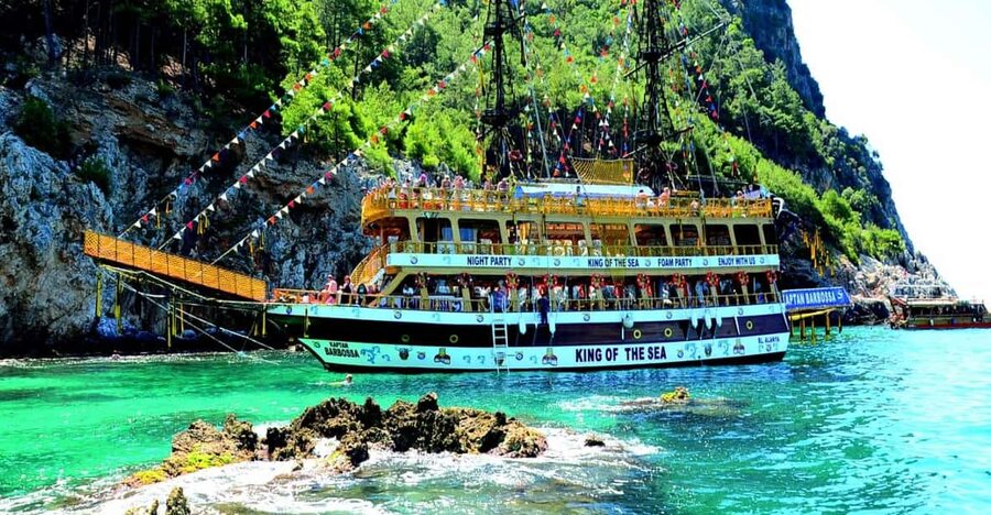 Alanya: Pirates Boat Trip with Lunch and Hotel Pickup - From hotel pickup to Alanya’s waterfront