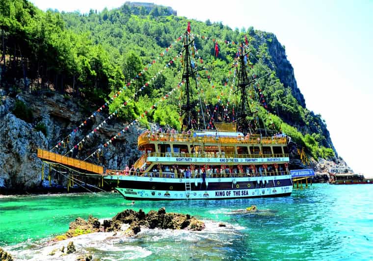 Alanya: Pirates Boat Trip with Lunch and Hotel Pickup - Seeing Alanya Castle, the Red Tower, and the Old Shipyard from the water