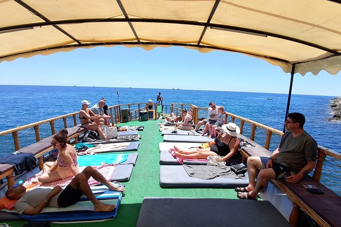 Alanya Relaxing Boat Tour with Lunch, Soft Drinks & Transfer - The crew and the mood onboard