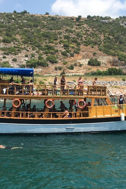 Alanya Relaxing Family Boat Tour Without Foam And Loud Music - Settling into a three-level boat