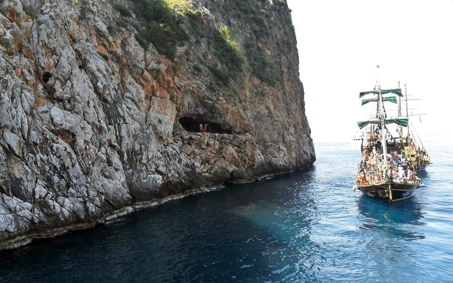 Alanya Relaxing Family Boat Tour Without Foam And Loud Music - Lunch on board, with soft drinks included