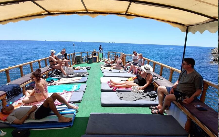 Alanya Relaxing Family Boat Tour Without Foam And Loud Music - The crew makes the difference