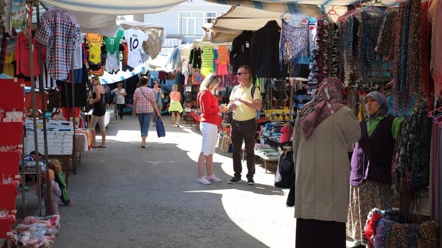 Alanya/Side: Manavgat River & Waterfall, Boat Tour, & Bazaar - Guides, languages, and group atmosphere