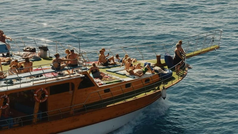 Alanya: Small-Group Boat Tour with Lunch and Soft Drinks - Small group, music, and comfort