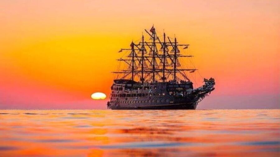 Alanya: Sunset Cruise with Dinner - Boat standards and comfort