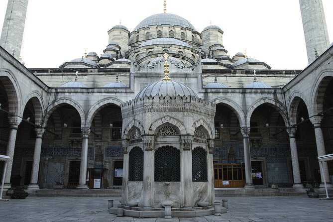 All Inclusive Full-Day Private Guided Cultural Tour of Istanbul - Grand Bazaar: one hour inside a giant maze