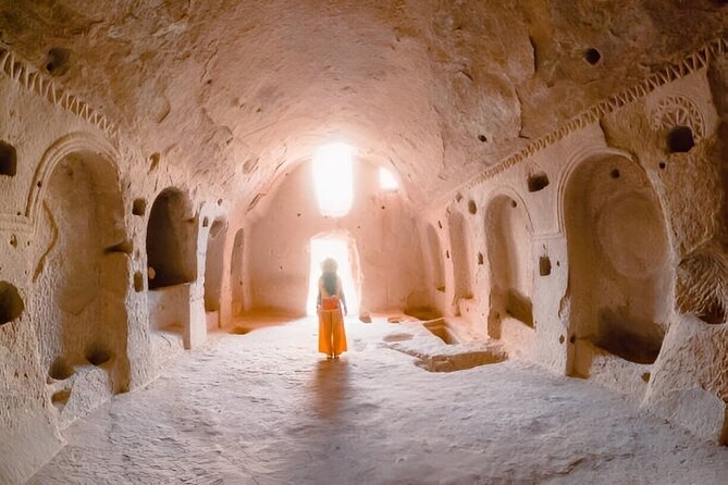 Antalya : 2 Days Cappadocia Tour w/ Option Cave Hotel Ballon Ride - Pigeon Valley and lunch in pottery country