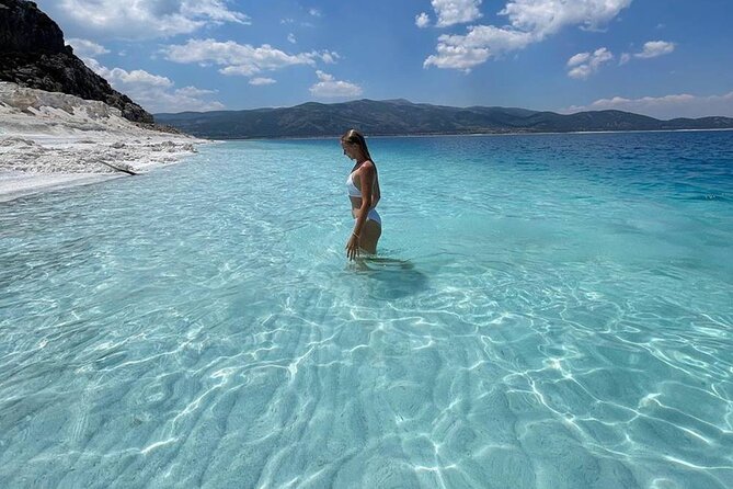 Antalya Express Pamukkale Day Trip w/Meals & Pickup - What the guide and bus experience can be like