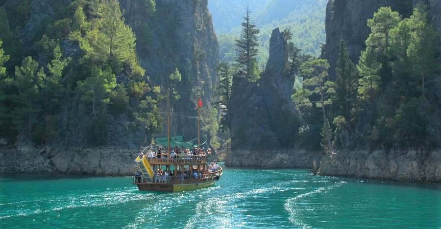 Antalya: Green Canyon Boat Trip with Lunch and Drinks - What lunch is really like beside the canyon