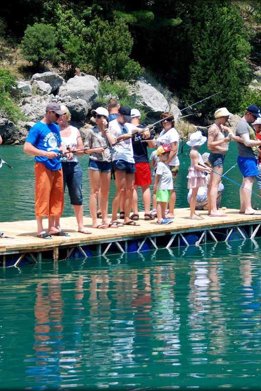 Antalya: Green Canyon Boat Trip with Lunch and Drinks - The guide service and the quiet atmosphere
