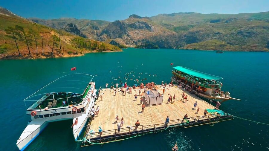 Antalya: Green Canyon Boat Trip with Lunch & Soft Drinks - Lakeside lunch with local dishes