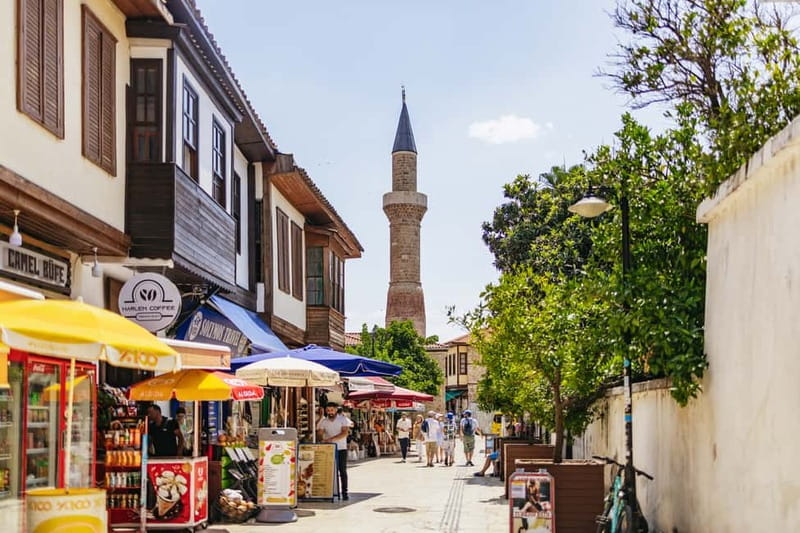 Antalya: Guided City Tour with Top 2 Waterfalls incl. Lunch - Lunch in Konyaaltı