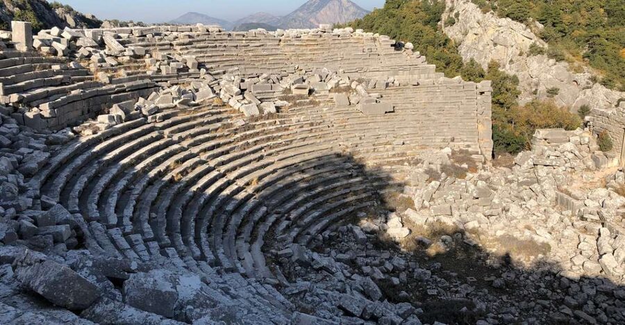 Antalya: Hiking in Termessos Ancient City - Walking into a city left largely to nature