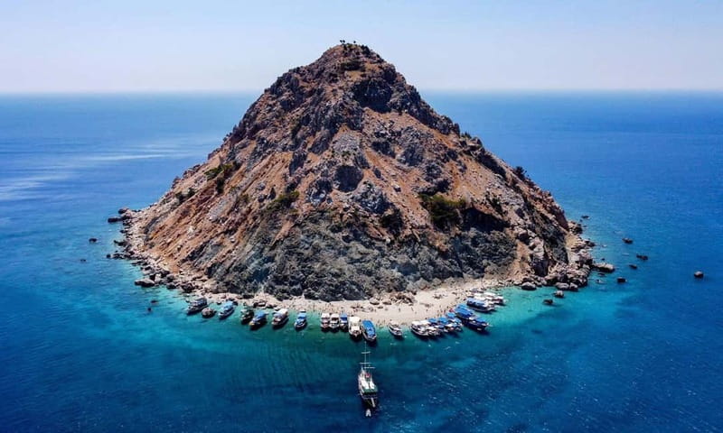 Antalya/Kemer: Suluada Boat Tour with Bays & Maldives Beach - Paradise Bay: the first clear-water stop