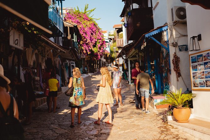 Antalya: Old Town Walking Tour incl. Turkish Tea and Baklava - Hidirlik Tower and a short breathing space
