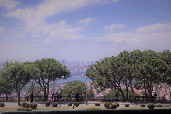 Asia-Europe with Bosphorus Full Day Inc.Museum fees and Lunch - One Hour Among Spices at the Egyptian Bazaar