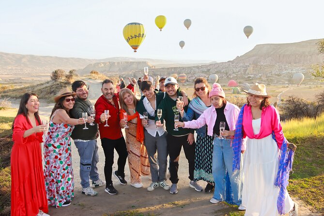 Balloons watching Tour w/ PickUp, Breakfast - Love Valley: the best setting for balloon photos