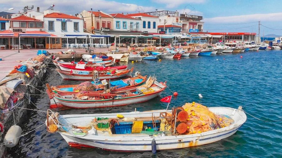 Best of Izmir: Private Walking Tour with a Local - Kemeralti Bazaar: the best place to follow your curiosity