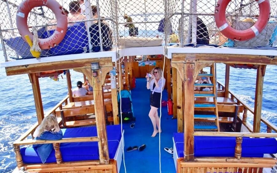 Bodrum Boat Tour with Lunch: Beaches and Islands - Poyraz Bay and Its Rocky Shore