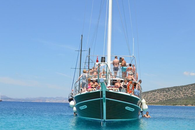 Bodrum Daily Boat Trip / Orak or Black Island - Final bay: tea, biscuits, and the ride back