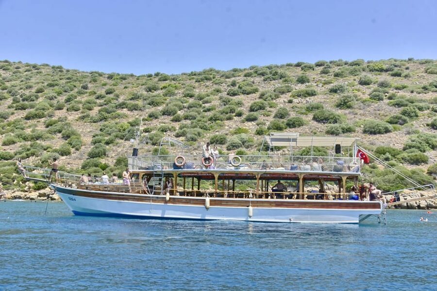 Bodrum Orak Island Boat Cruise with Lunch and Swimming - Orak Island and the White Sand Question