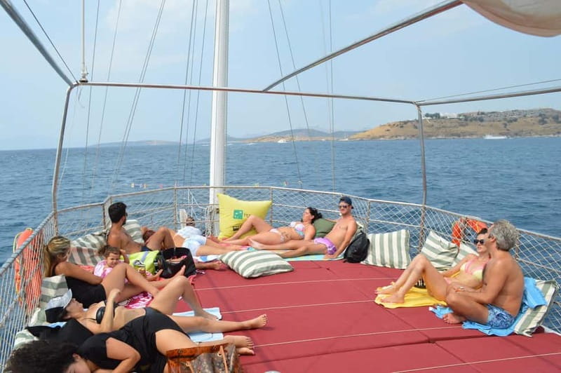 Bodrum: Orak or Black Island Boat Tour with Lunch - Red Bay brings a lighter break