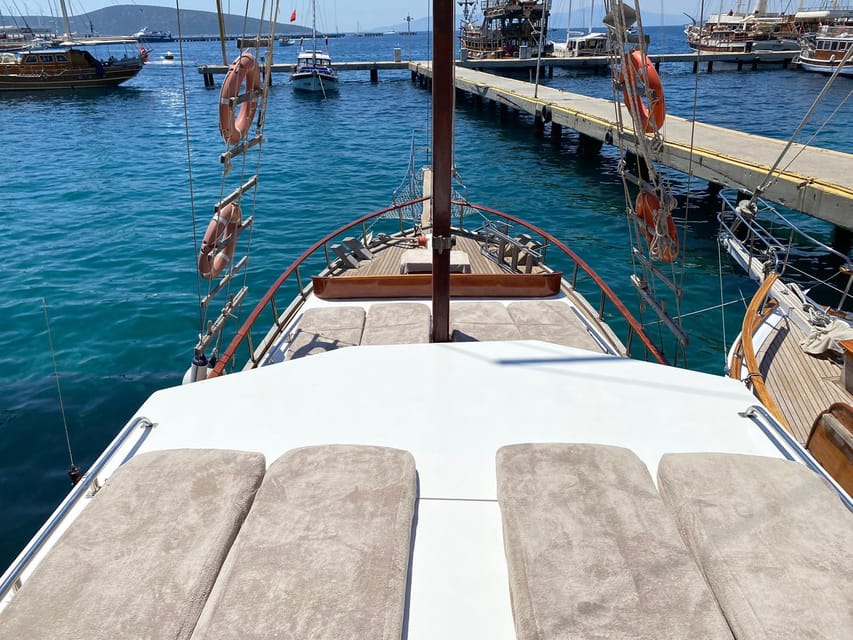 Bodrum: Peninsula Private Boat Tour with Lunch - Fresh Lunch Served on Board