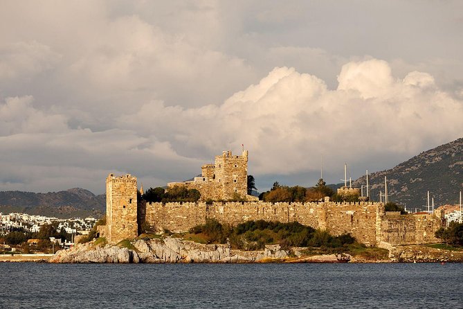Bodrum Private city Tour: Guide Lunch Entrance Fees included. - Bodrum Castle and the underwater museum