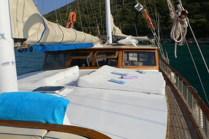 Bodrum Private Gulet Tour with Lunch - Boat comfort, shade, and safety details