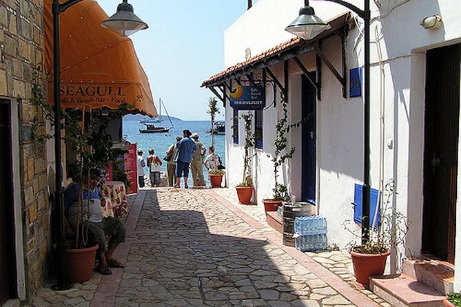 Bodrum Private Walking Tour with a Local - The human factor: Selahattin, Selin, Oner, and others