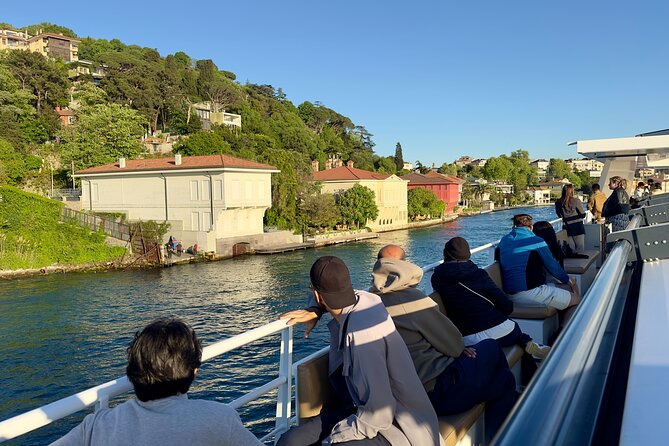 Bosphorus Daytime or Sunset Sightseeing Cruise & Audio Guide - Küçüksu Pavilion and Beylerbeyi Palace